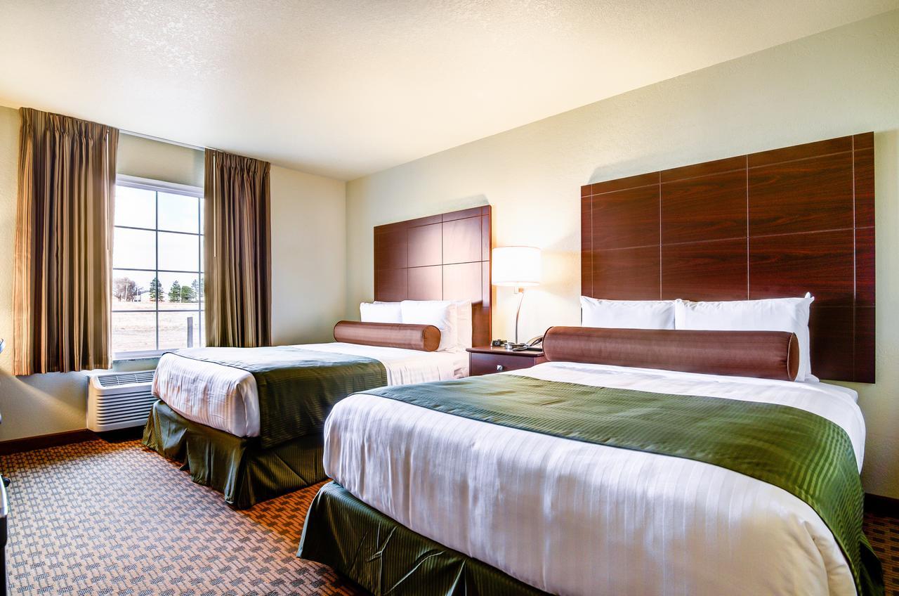 Castle Rock Inn & Suites - Quinter エクステリア 写真