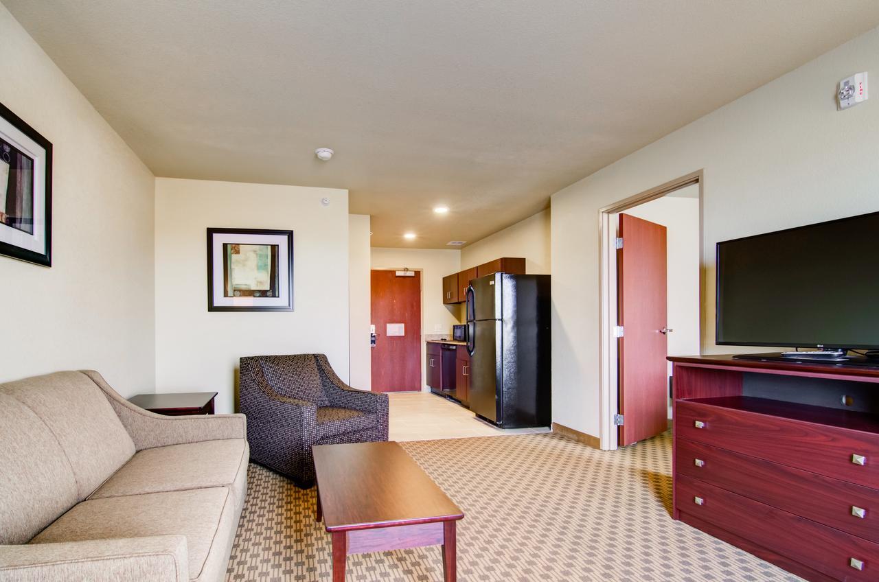 Castle Rock Inn & Suites - Quinter エクステリア 写真