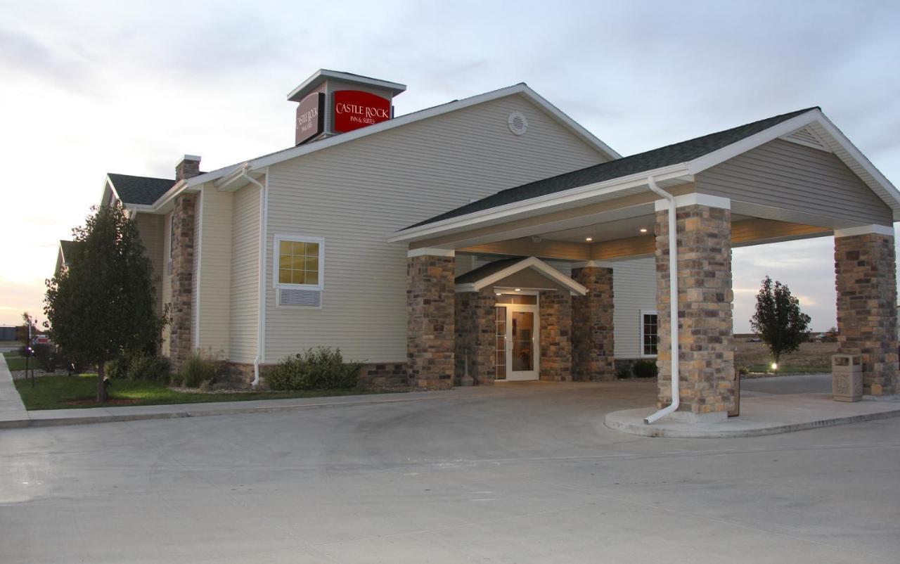 Castle Rock Inn & Suites - Quinter エクステリア 写真